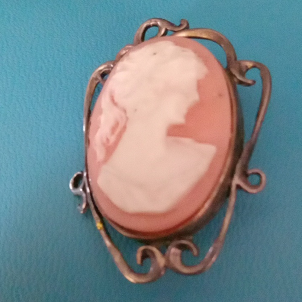 VTG 925 Pink and White Cameo Brooch